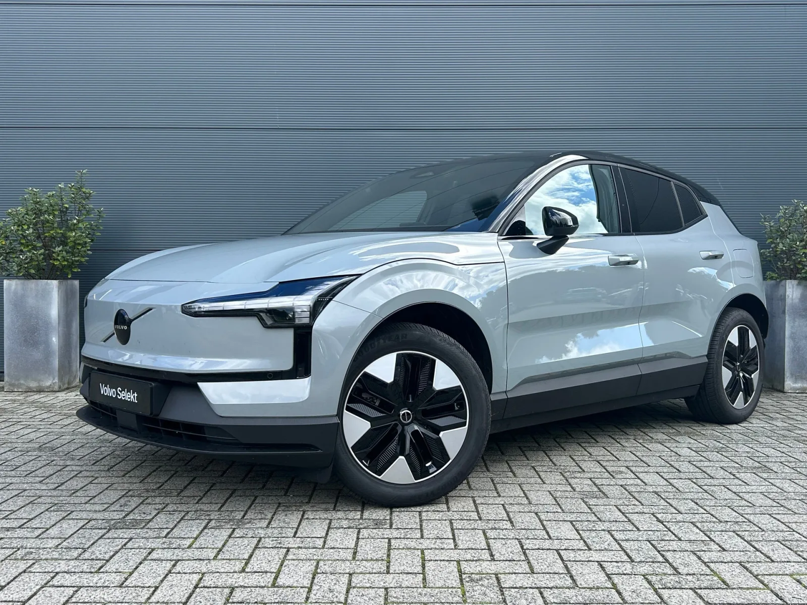 Volvo EX30 (2026) — foto 1