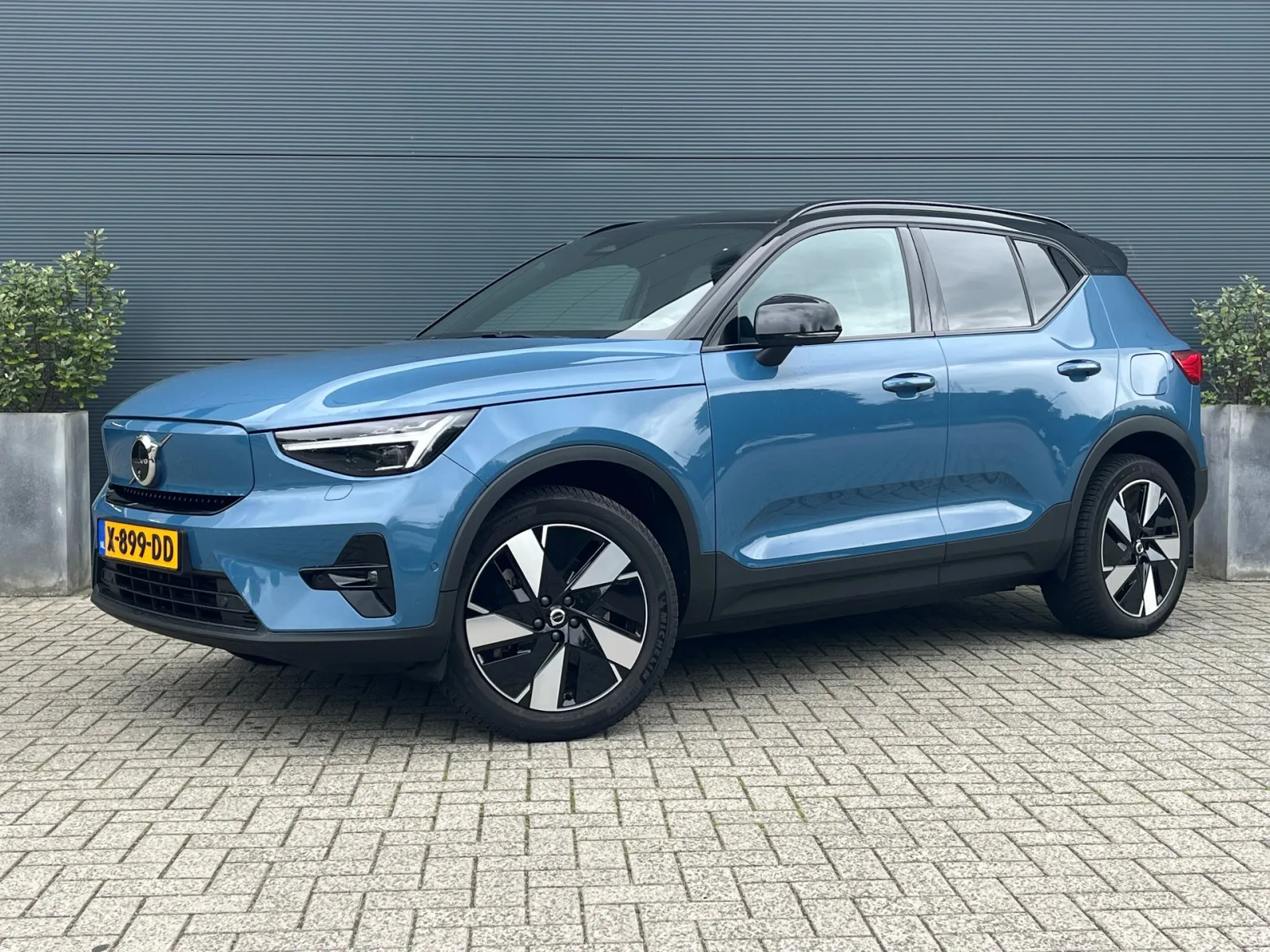 Volvo XC40 (2023) — foto 1