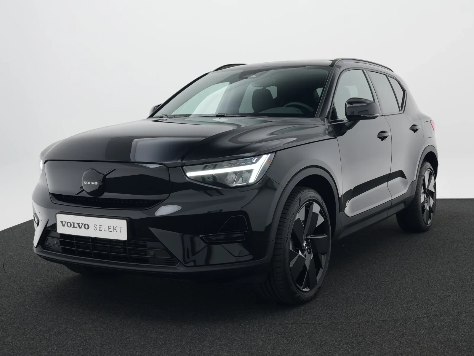 Volvo EX40 (2026) — foto 1