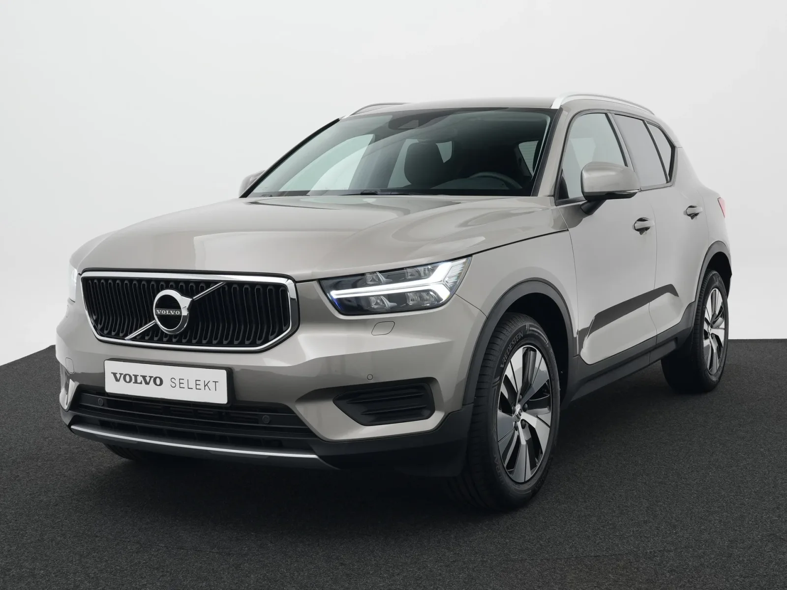 Volvo XC40 (2021) — foto 1