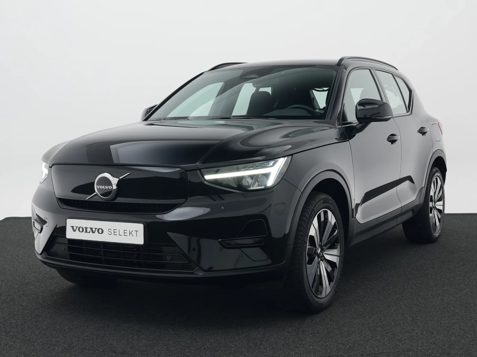 Volvo XC40 (2022) — foto 1