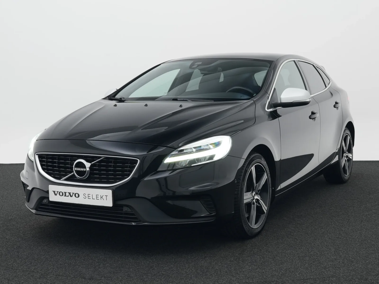 Volvo V40 (2020) — foto 1