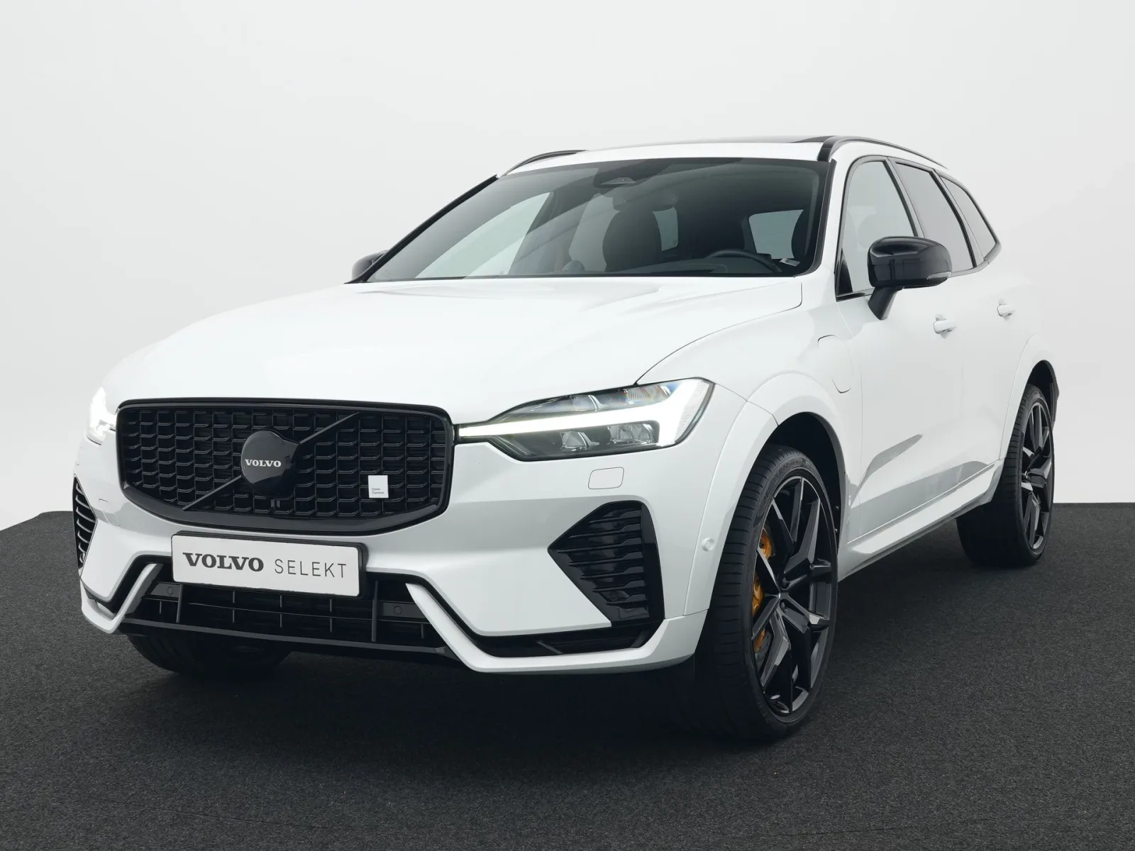 Volvo XC60 (2021) — foto 1