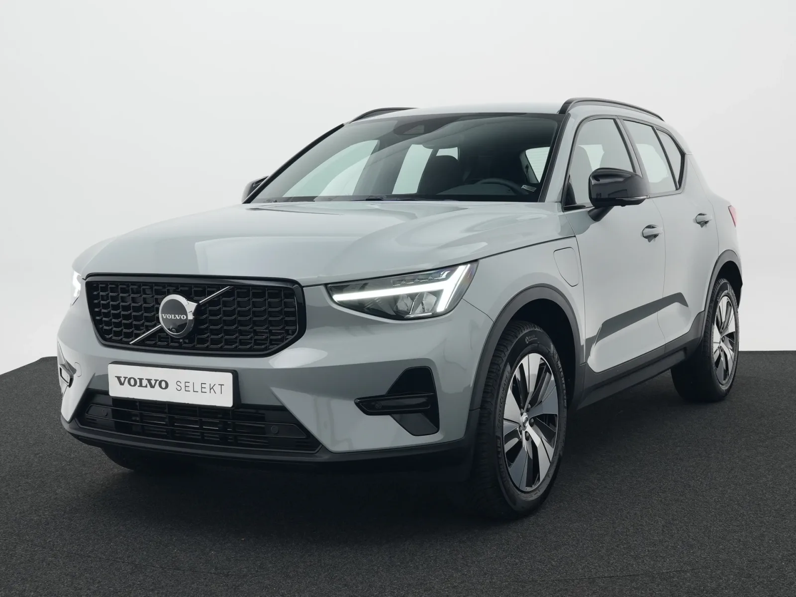 Volvo XC40 (2023) — foto 1