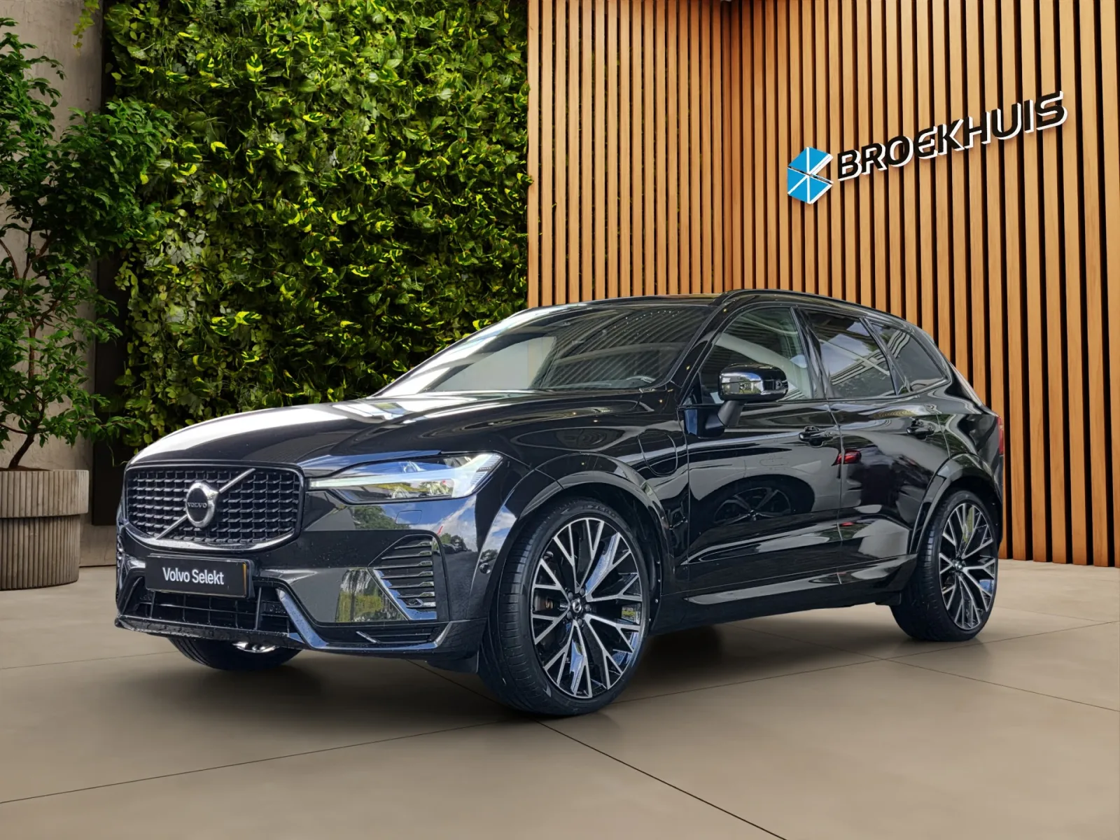 Volvo XC60 (2022) — foto 1