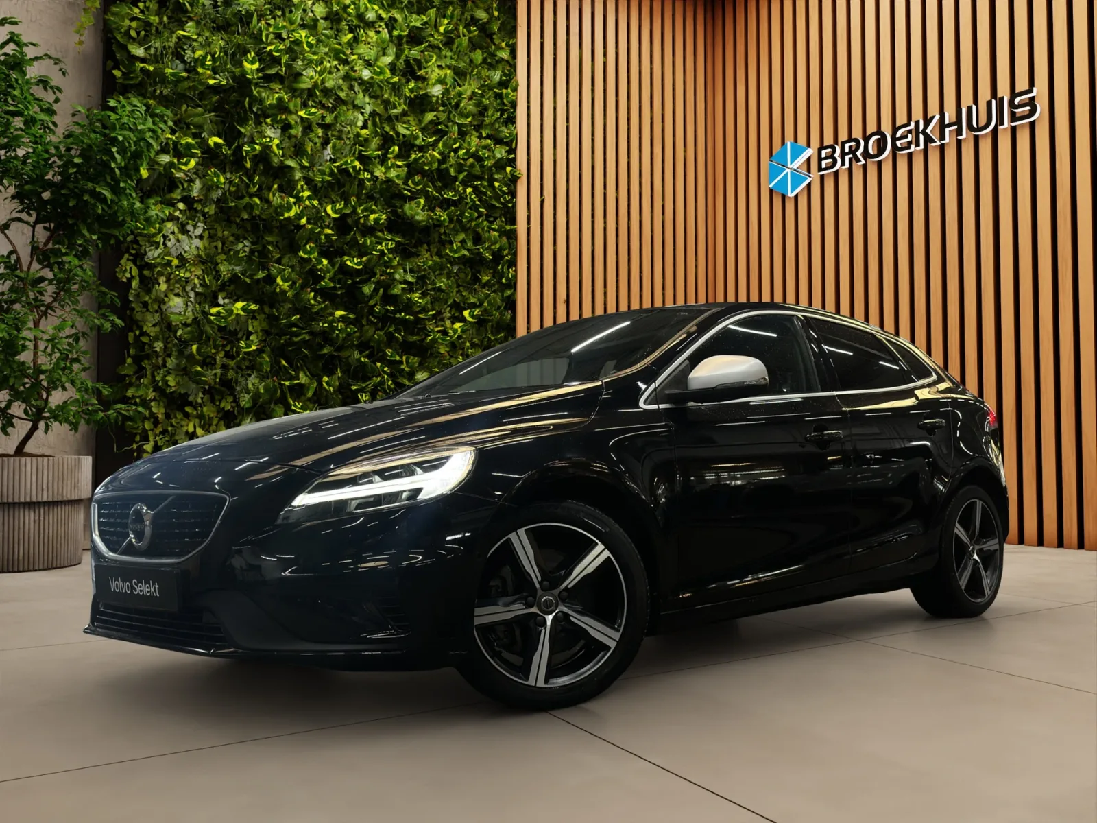 Volvo V40 (2019) — foto 1