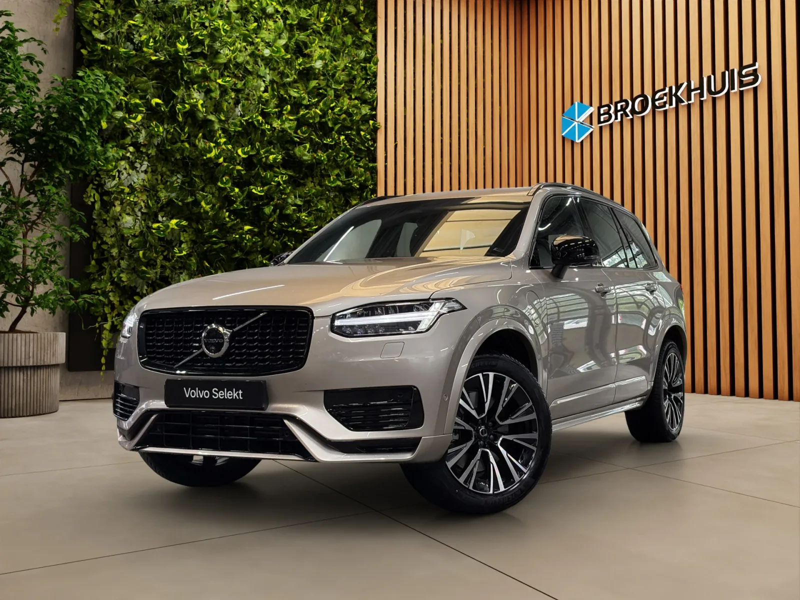 Volvo XC90 (2024) — foto 1