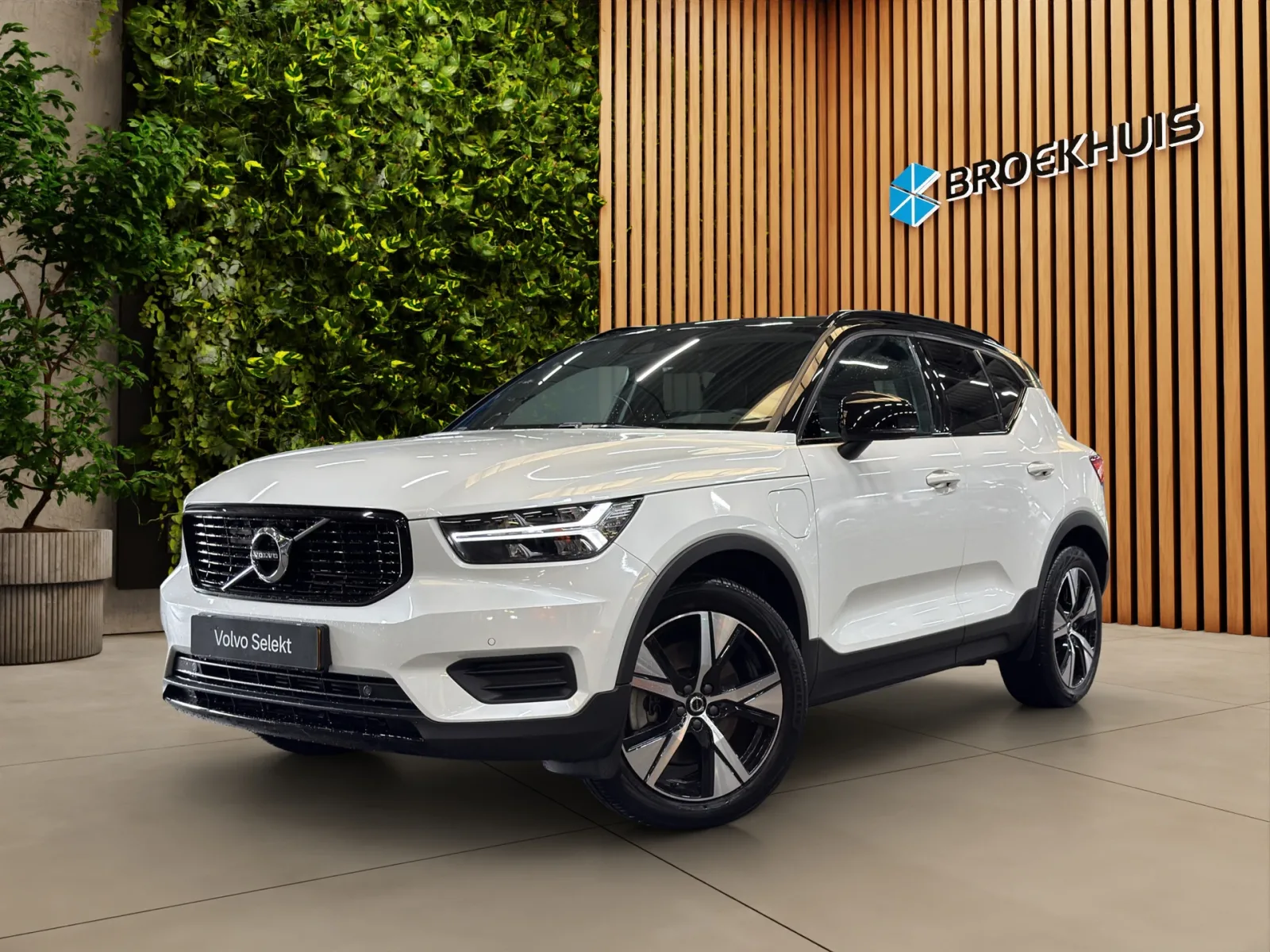 Volvo XC40 (2021) — foto 1