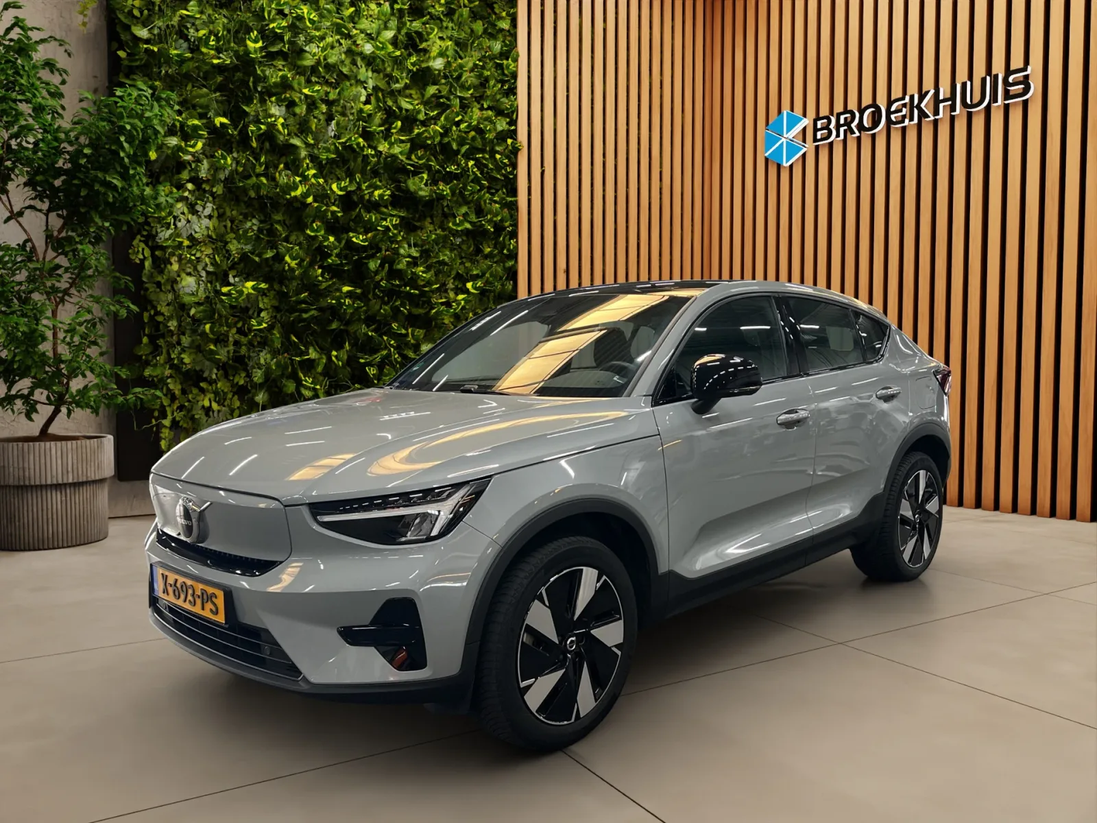 Volvo C40 (2024) — foto 1