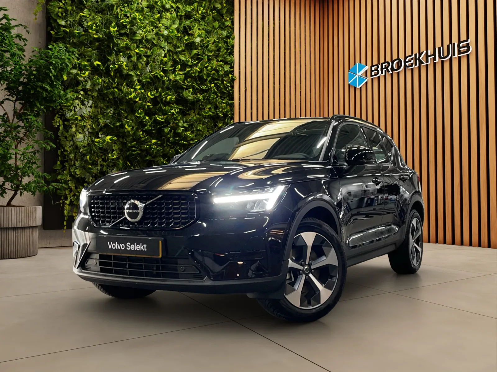 Volvo XC40 (2026) — foto 1
