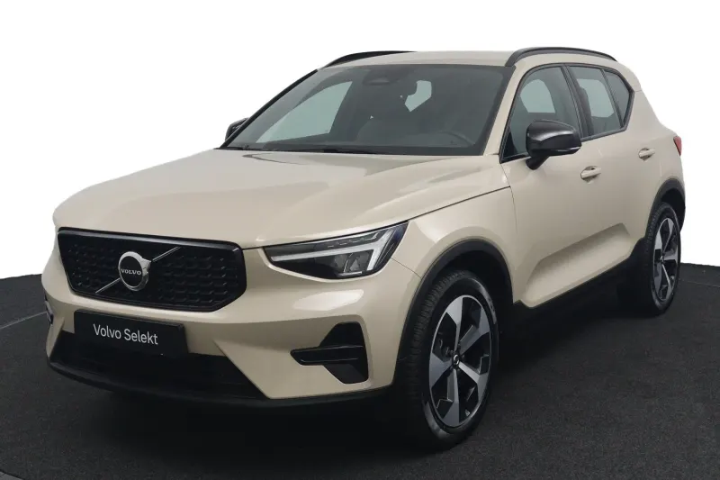 Volvo XC40 (2025)