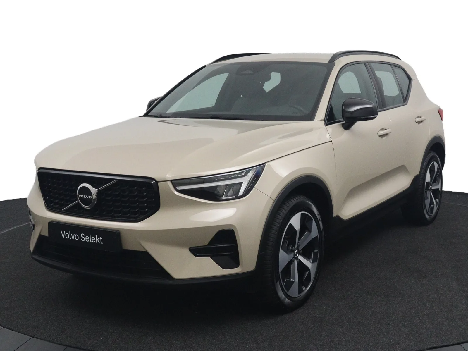 Volvo XC40 (2025) — foto 1