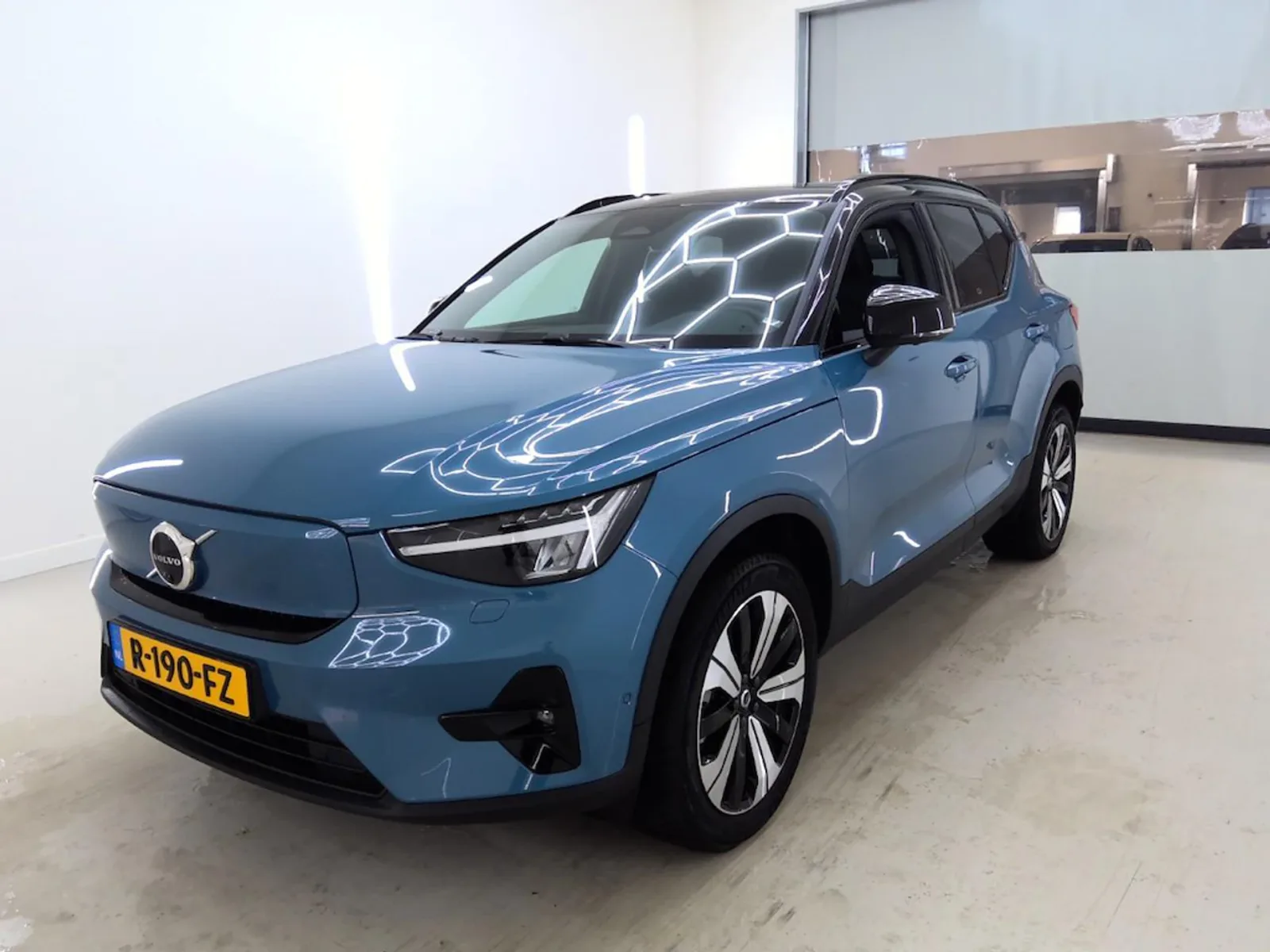 Volvo XC40 (2022) — foto 1