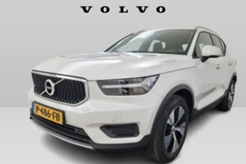 Volvo XC40 (2022)