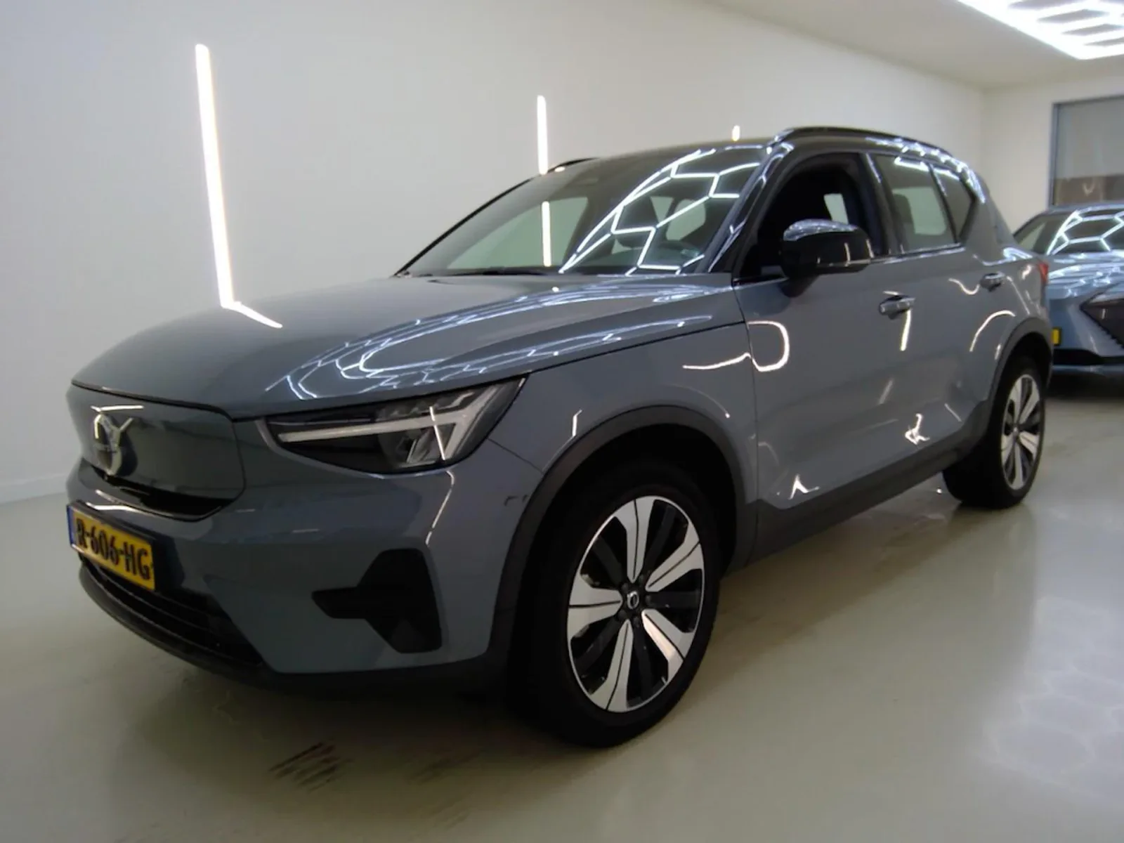 Volvo XC40 (2022) — foto 1