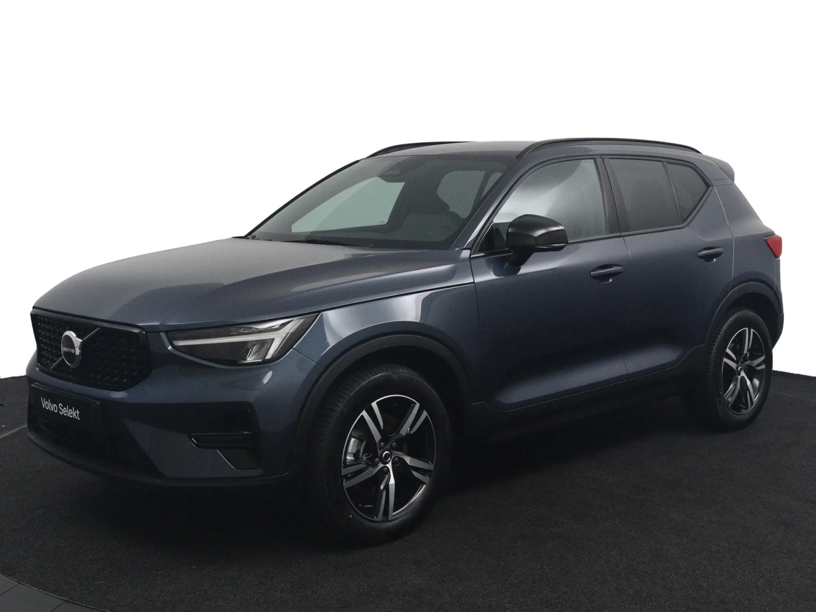 Volvo XC40 (2026) — foto 1