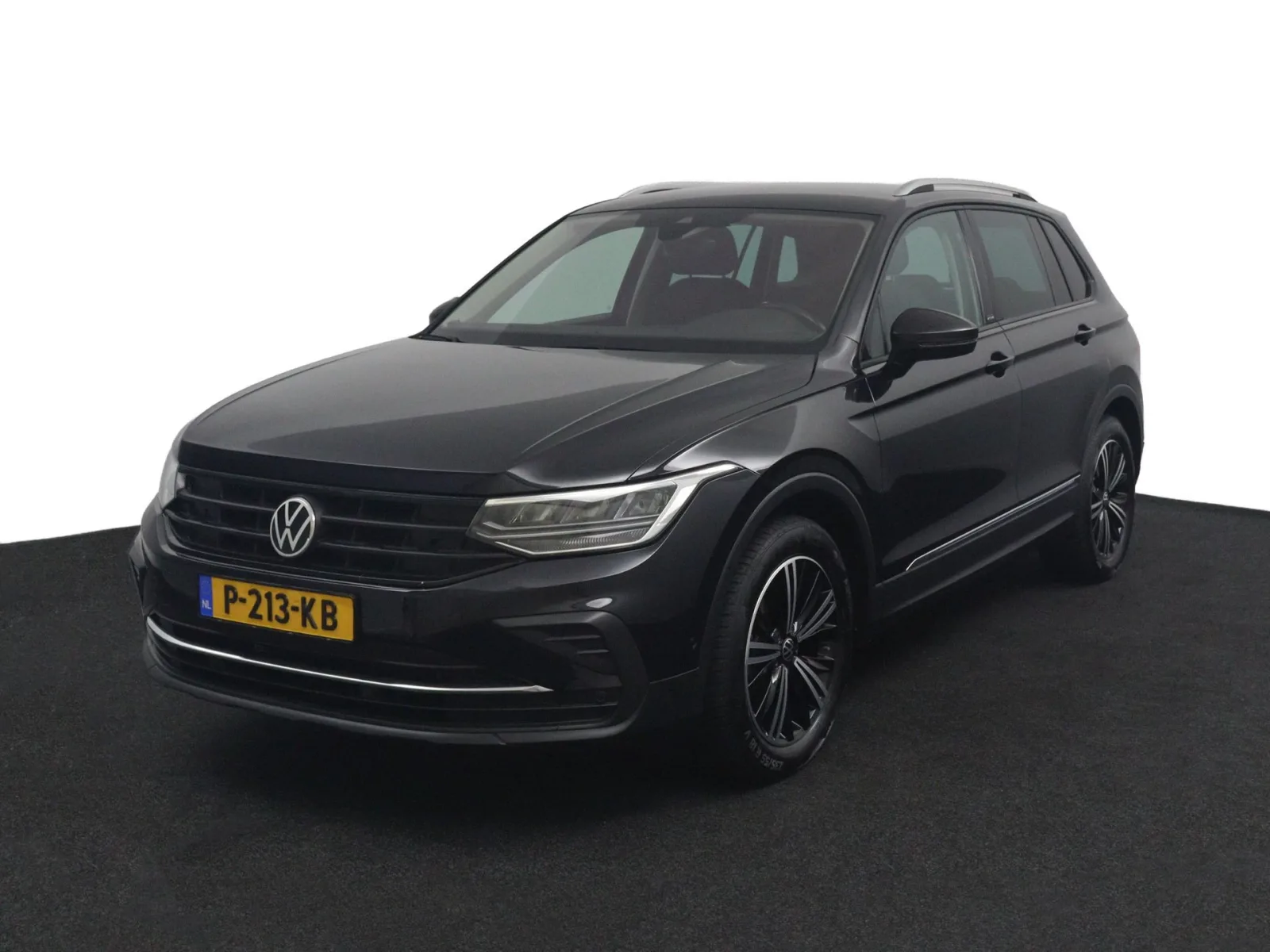 Volkswagen Tiguan (2021) — foto 1