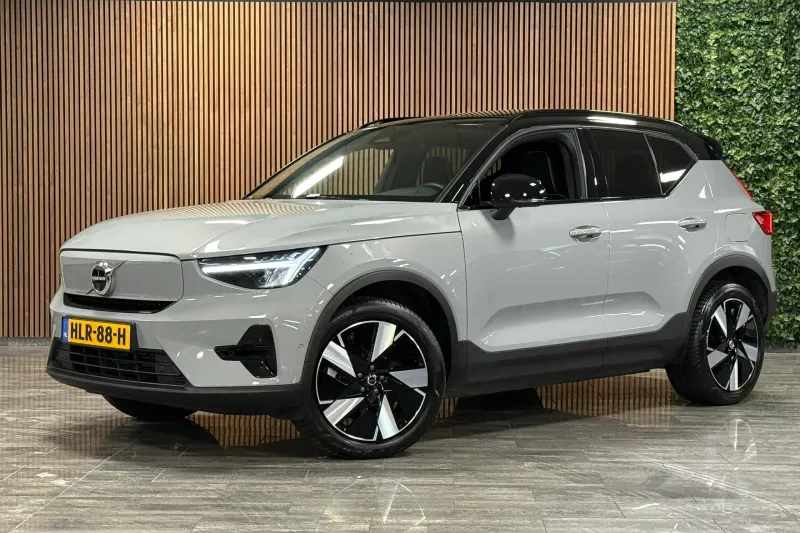 Volvo EX40 (2025)