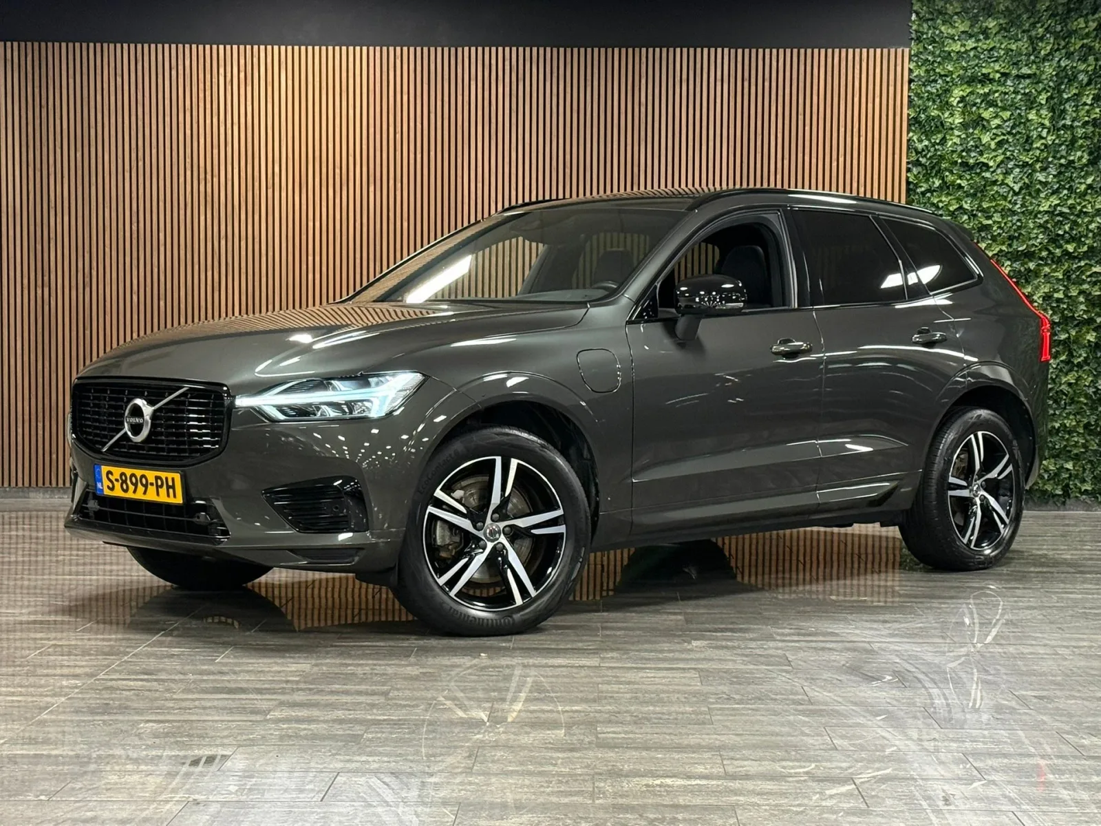 Volvo XC60 (2021) — foto 1