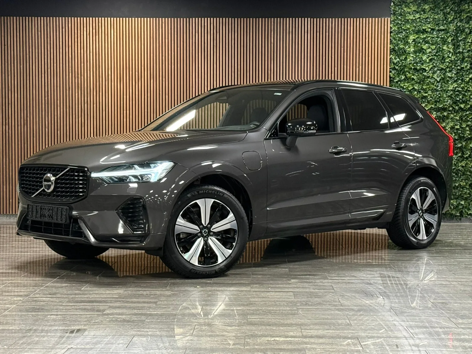 Volvo XC60 (2023) — foto 1