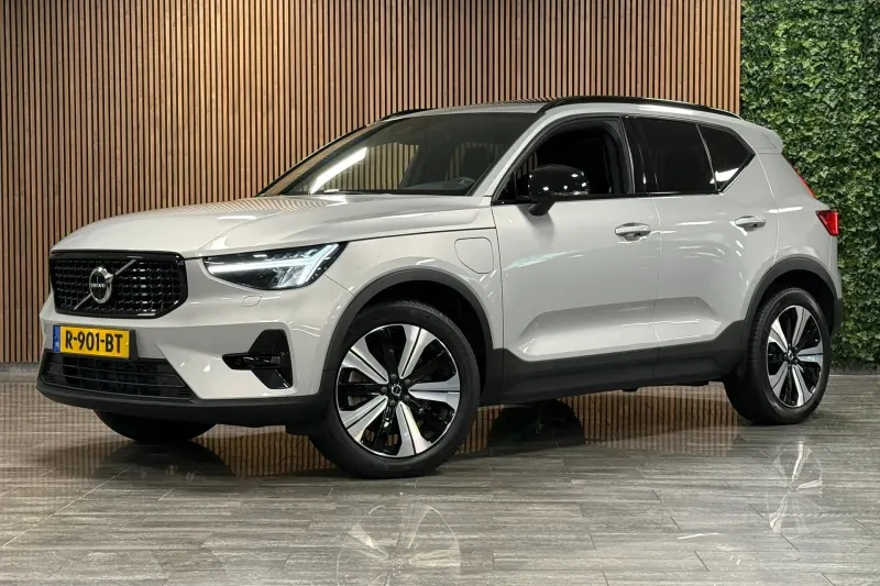 Volvo XC40 (2022)