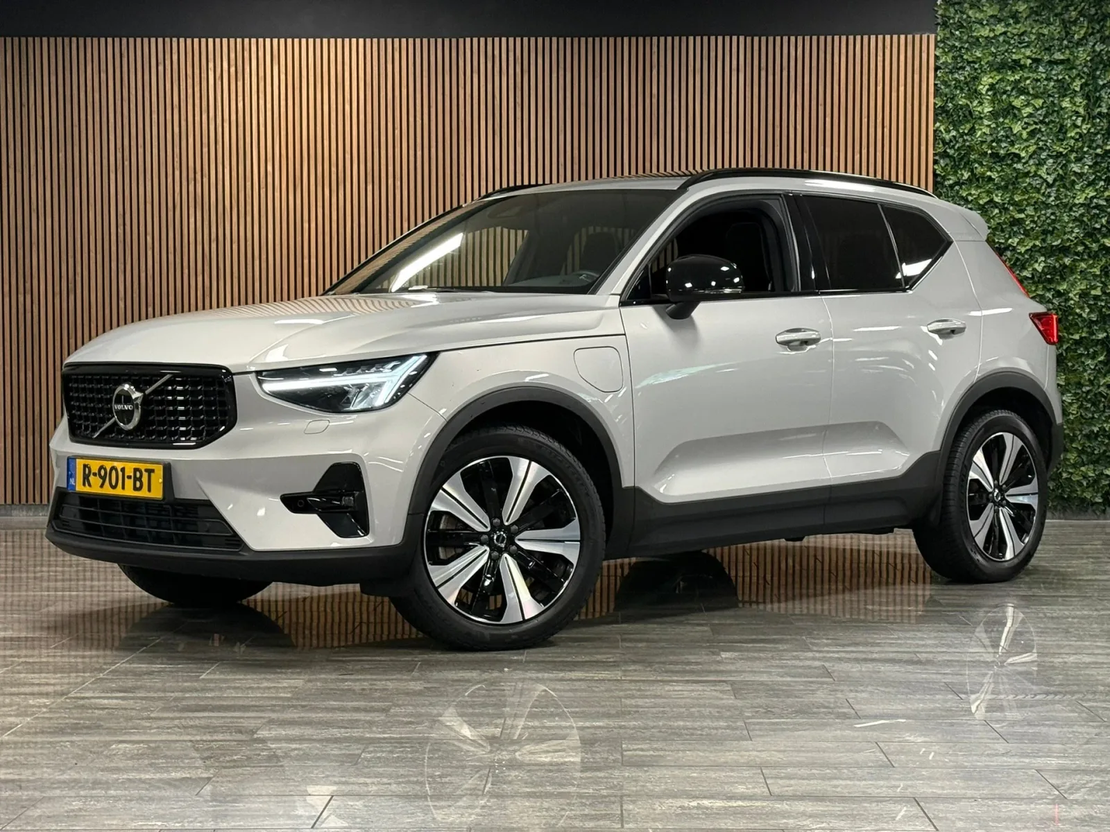Volvo XC40 (2022) — foto 1