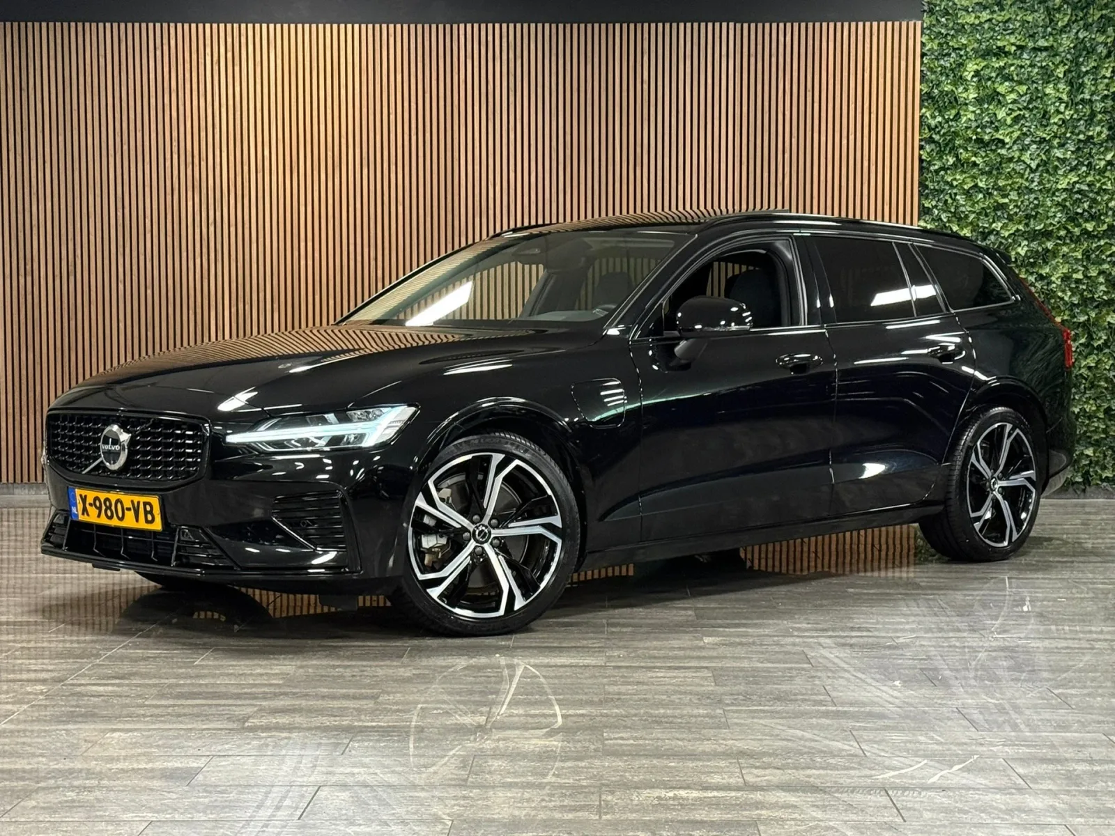 Volvo V60 (2024) — foto 1