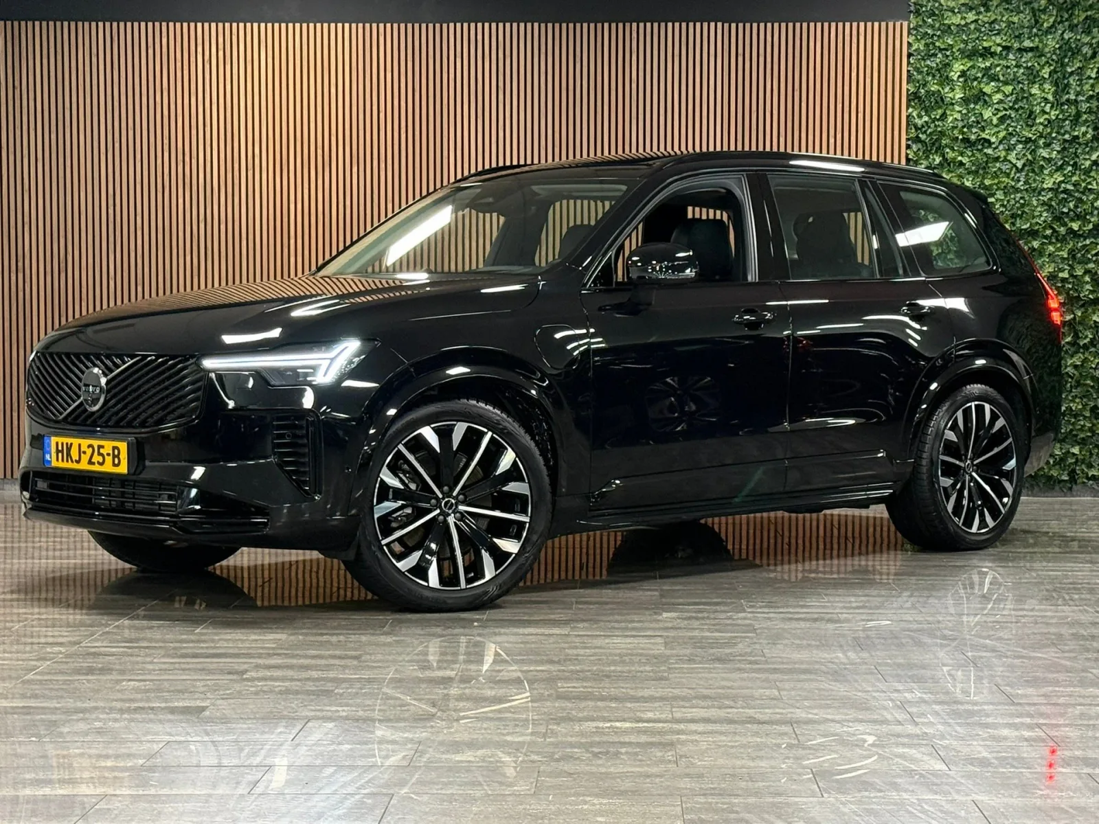 Volvo XC90 (2025) — foto 1