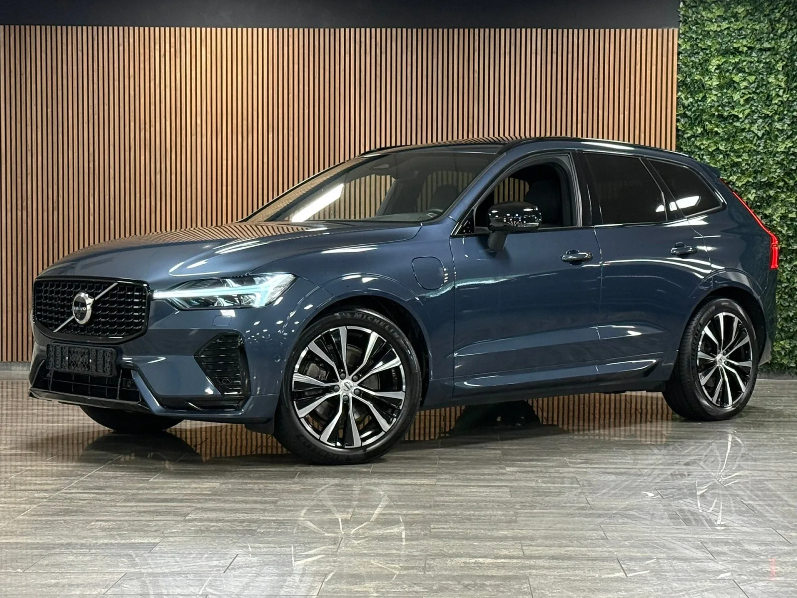 Volvo XC60 (2023) — foto 1