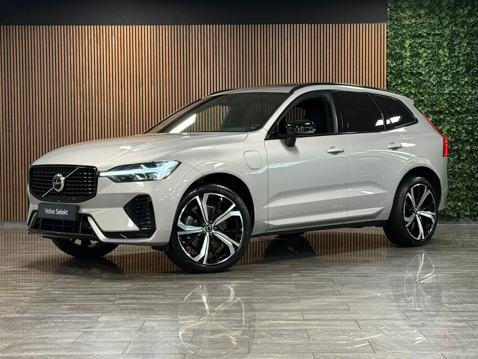 Volvo XC60 (2023) — foto 1