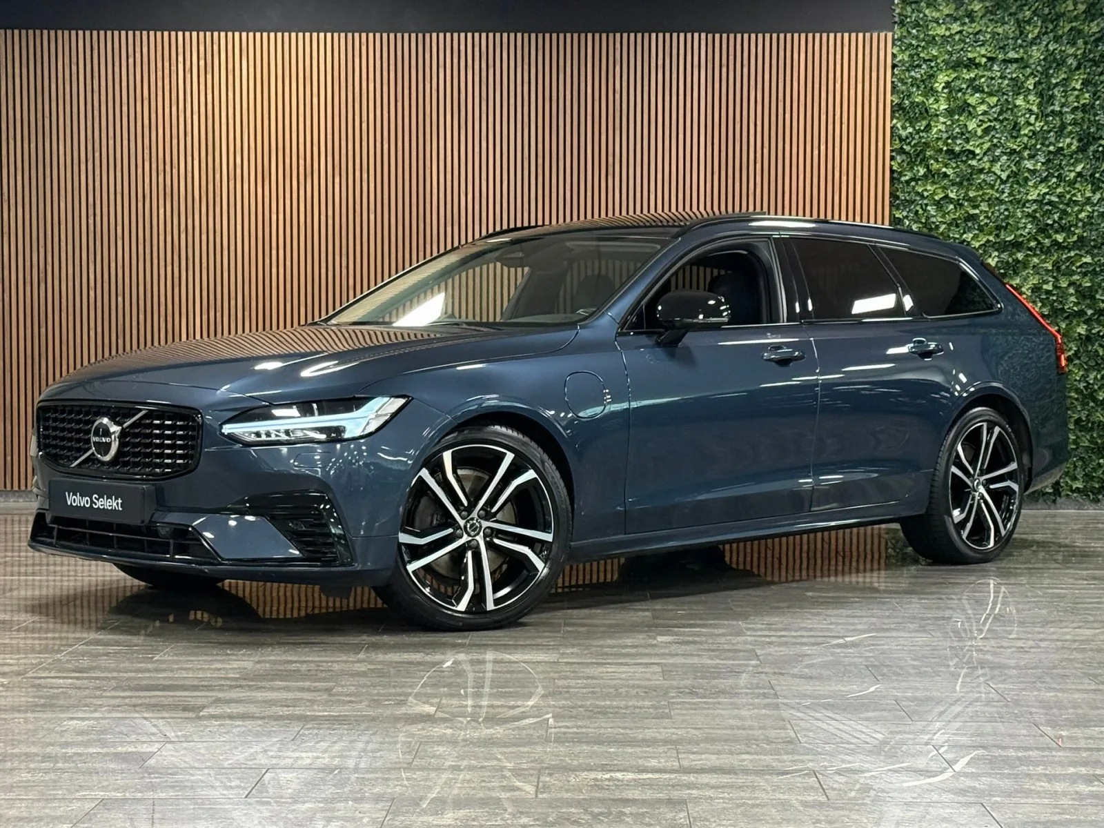 Volvo V90 (2023) — foto 1