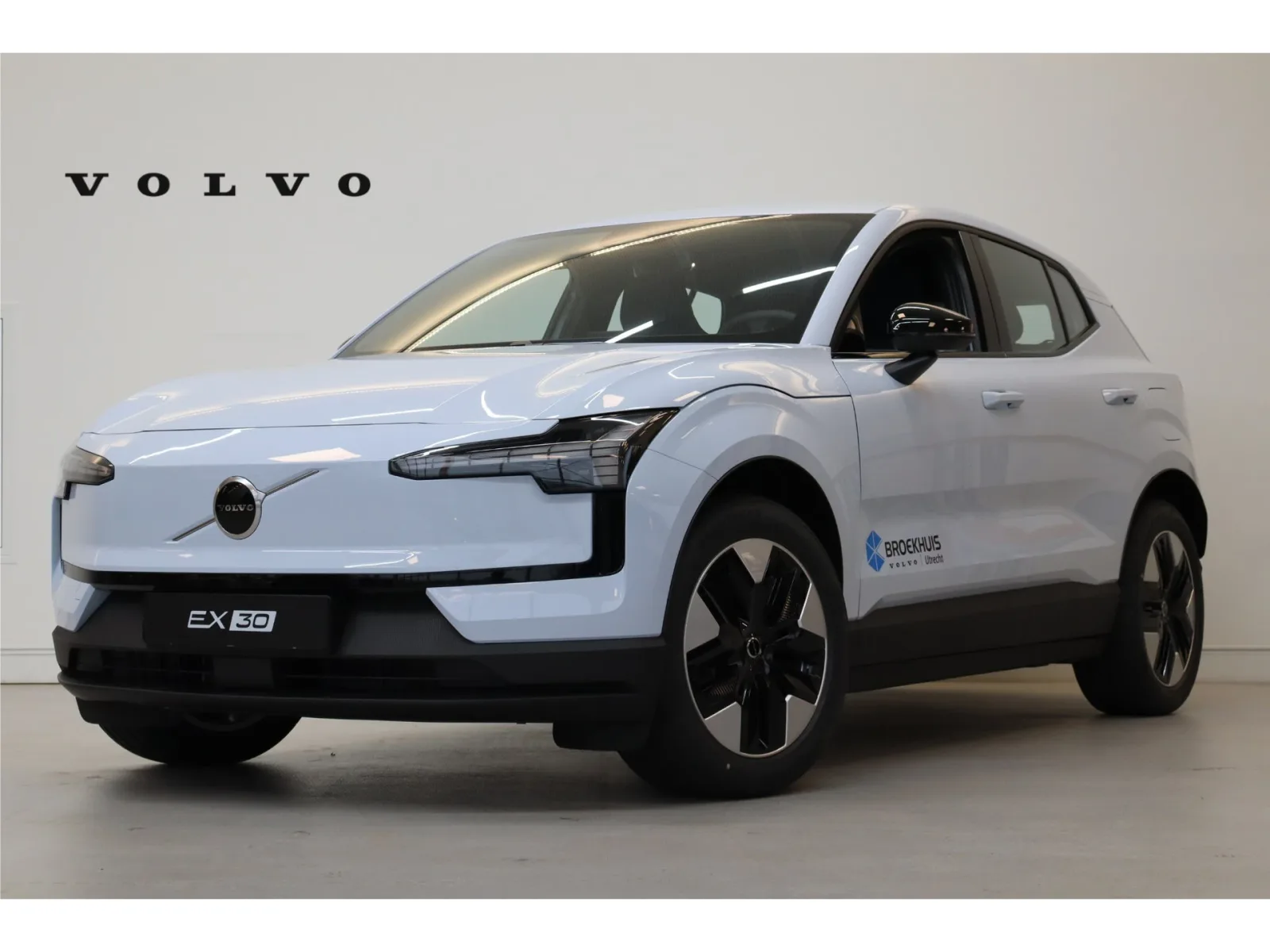 Volvo EX30 (2026) — foto 1
