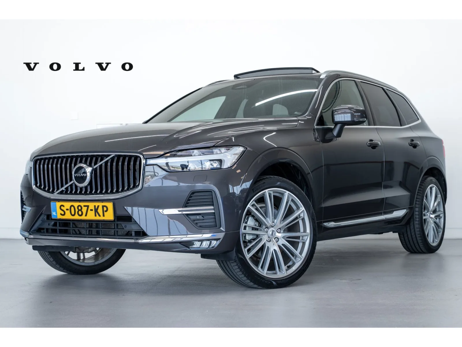 Volvo XC60 (2023) — foto 1