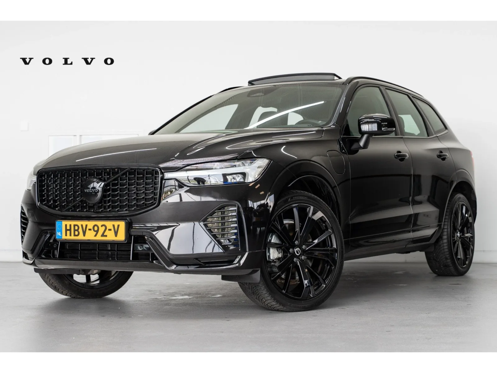 Volvo XC60 (2025) — foto 1