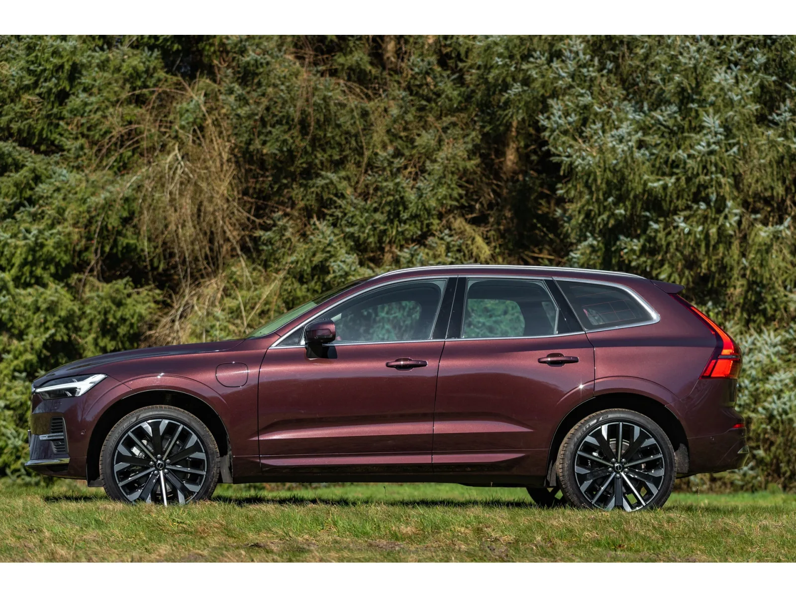 Volvo XC60 (2025) — foto 1