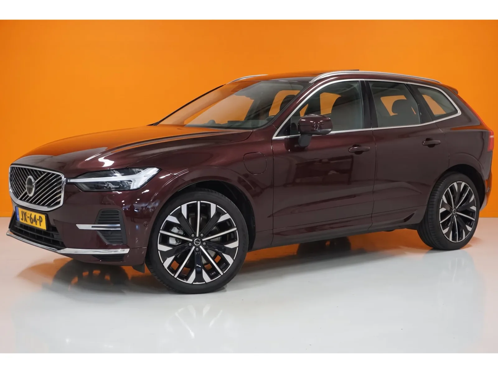 Volvo XC60 (2025) — foto 1