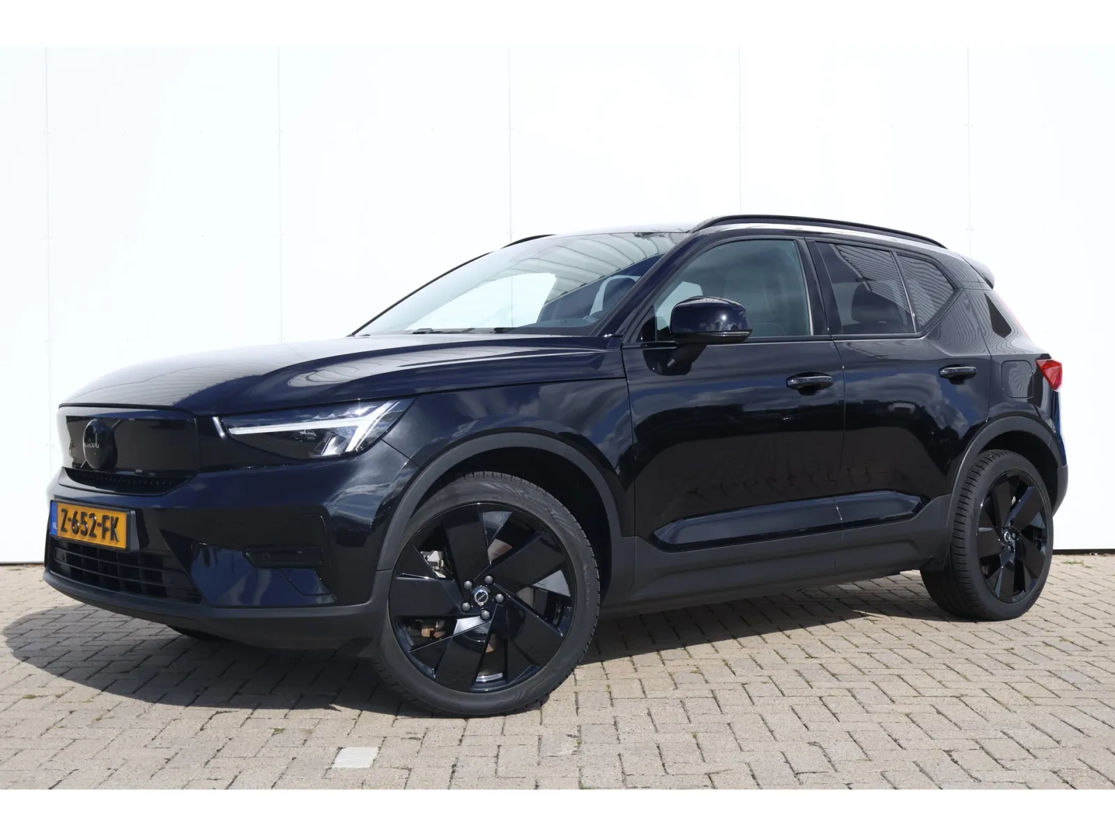 Volvo XC40 (2024) — foto 1
