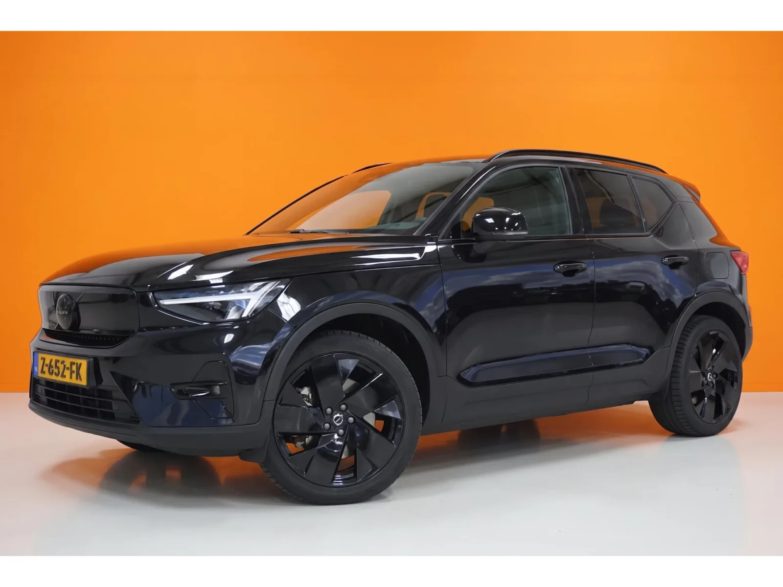Volvo XC40 (2024) — foto 1