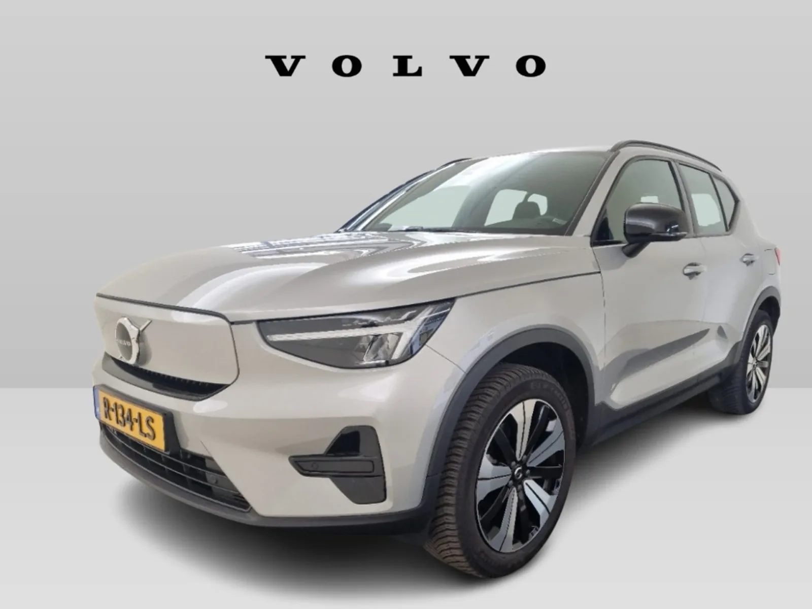 Volvo XC40 (2022) — foto 1