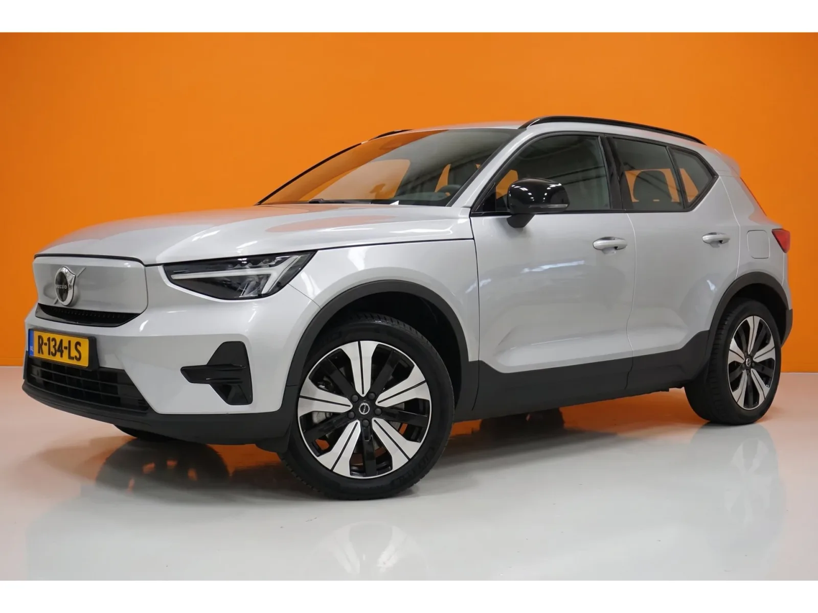 Volvo XC40 (2022) — foto 1