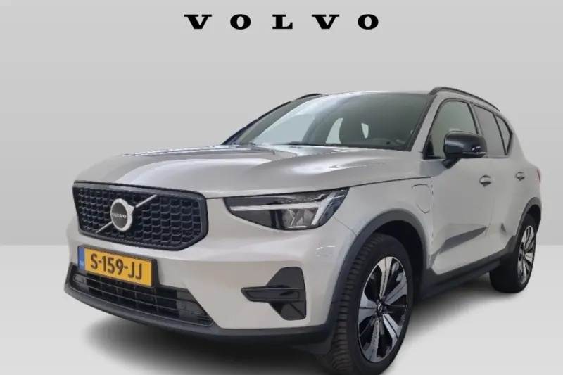 Volvo XC40 (2023)