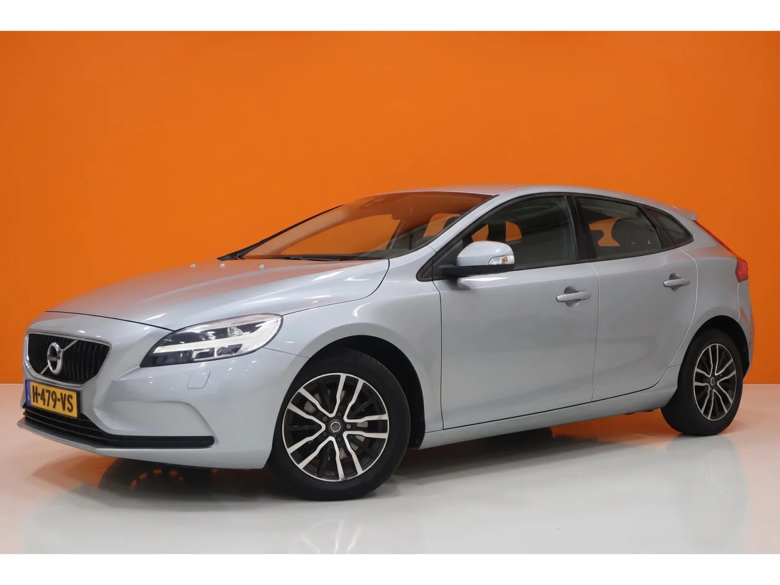 Volvo V40 (2018) — foto 1