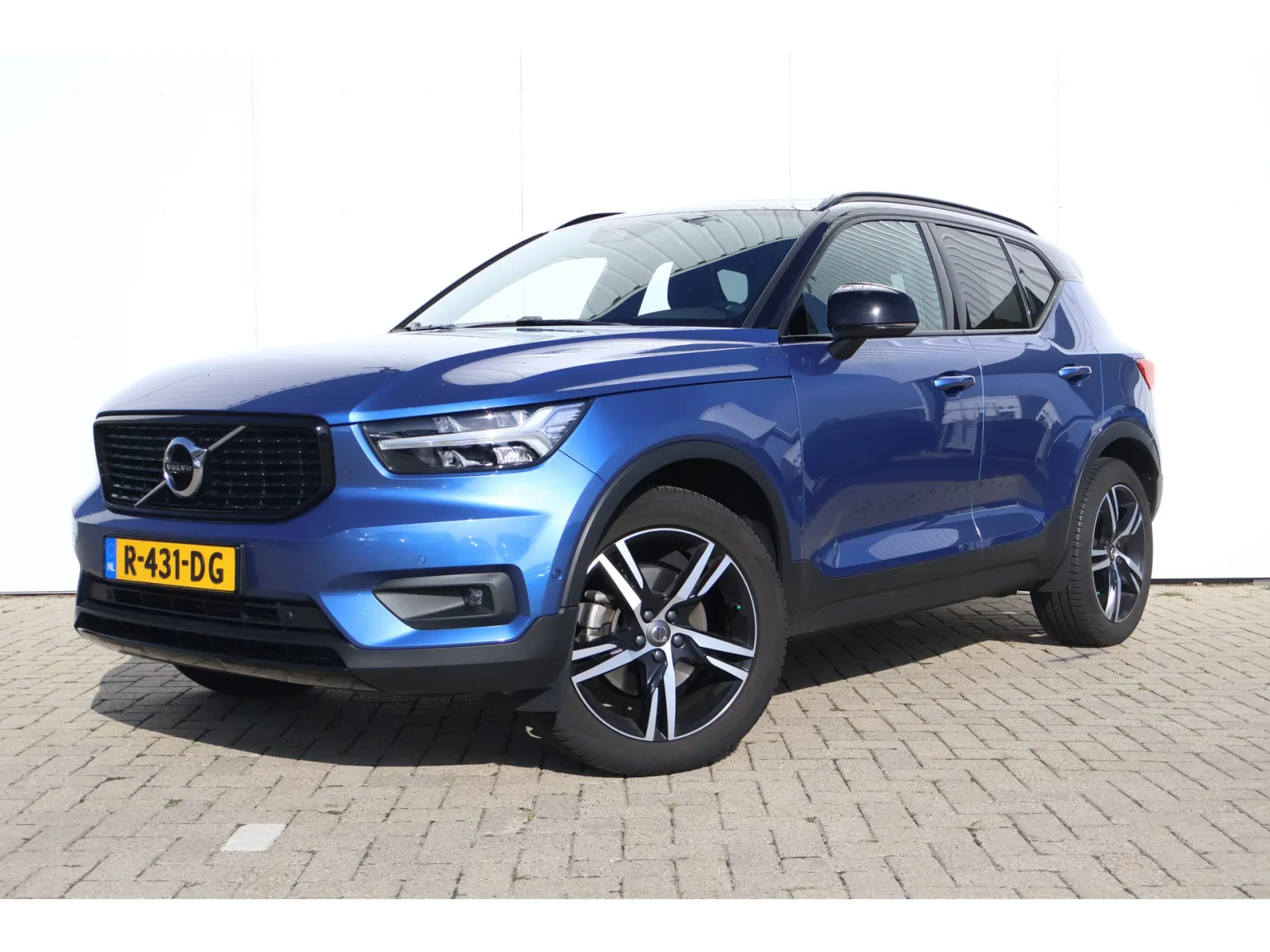 Volvo XC40 (2019) — foto 1