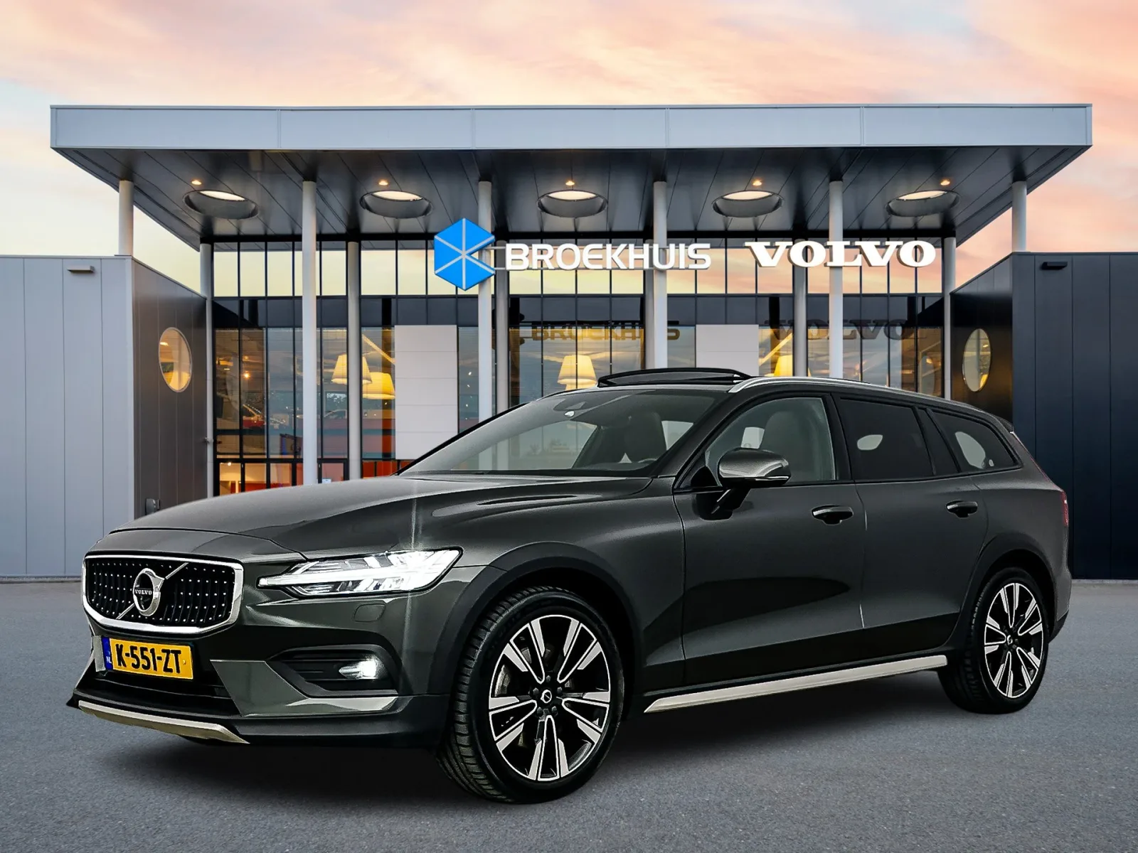 Volvo V60 Cross Country (2021) — foto 1