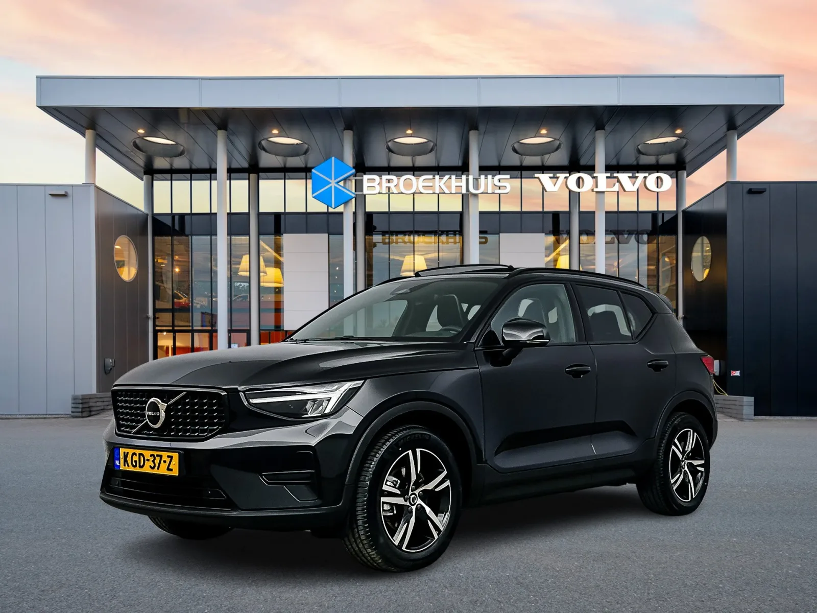 Volvo XC40 (2026) — foto 1