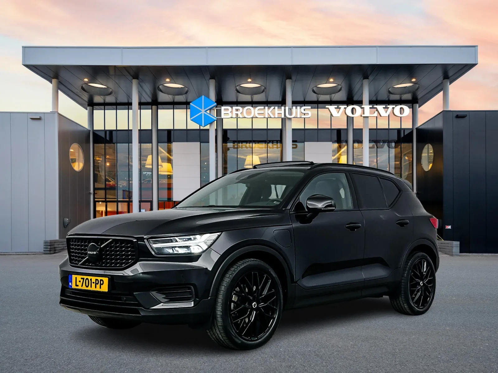 Volvo XC40 (2021) — foto 1