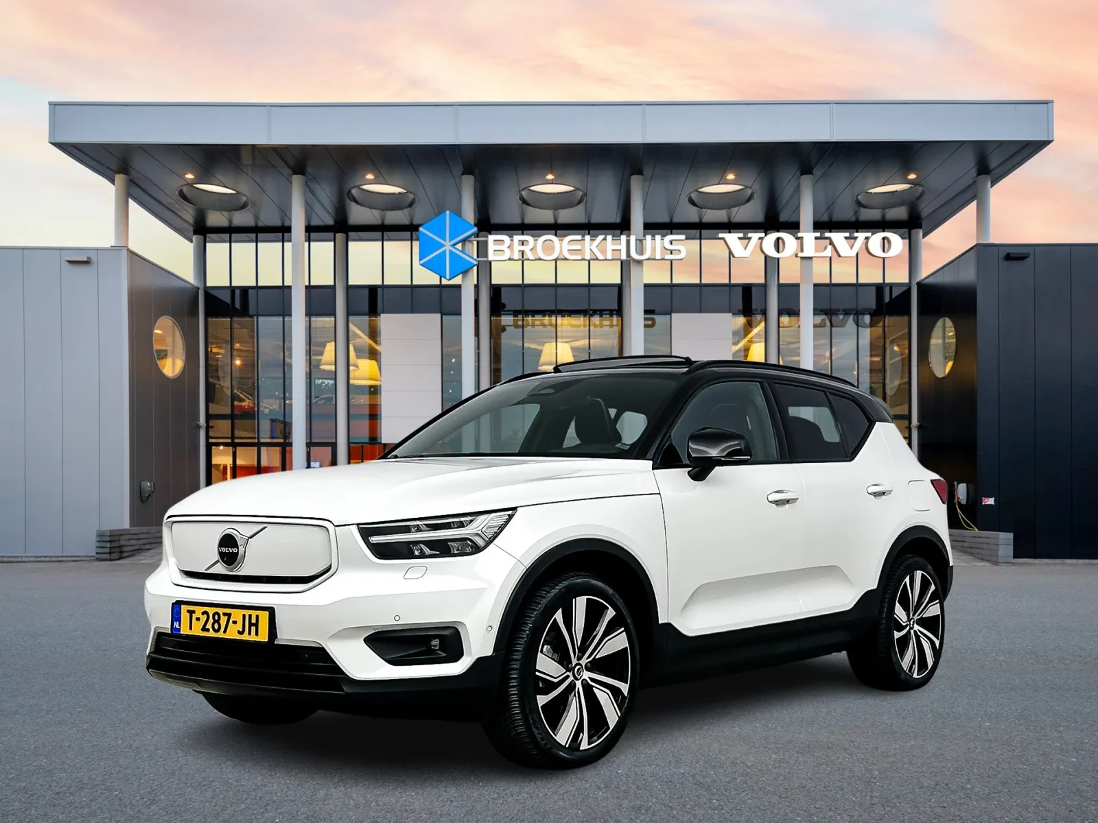 Volvo XC40 (2022) — foto 1