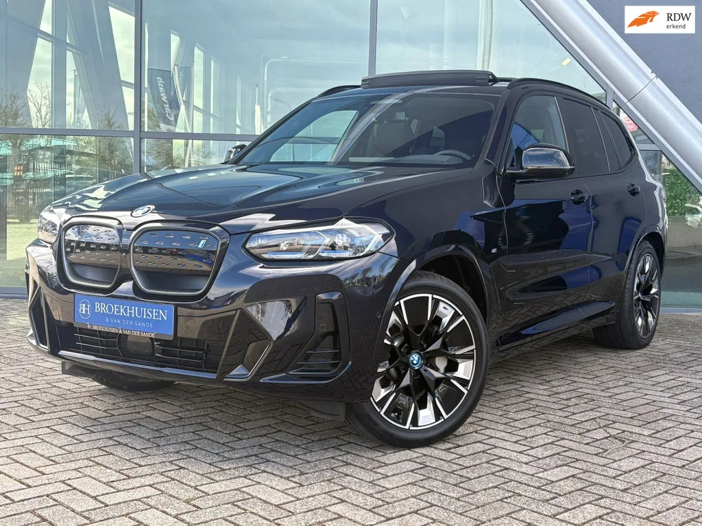 BMW iX3 (2024) — foto 1