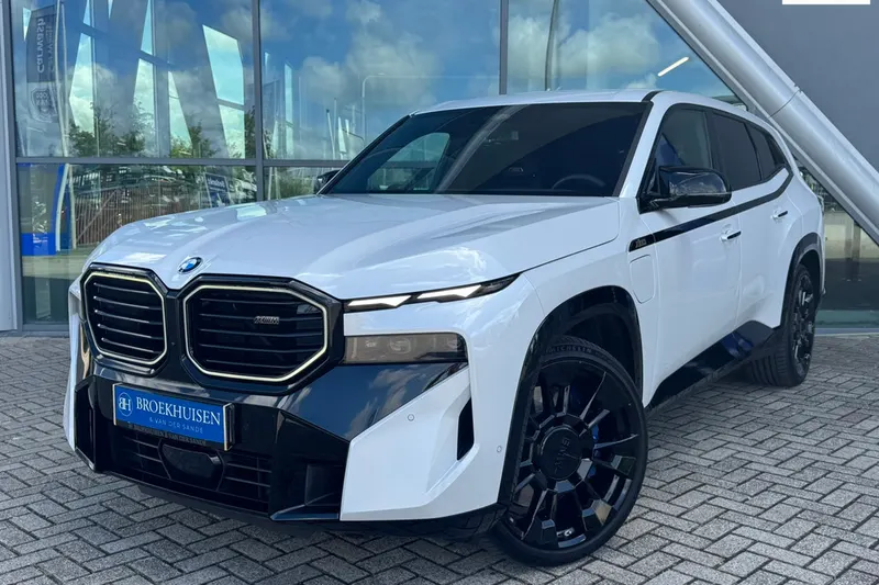 BMW XM (2024)