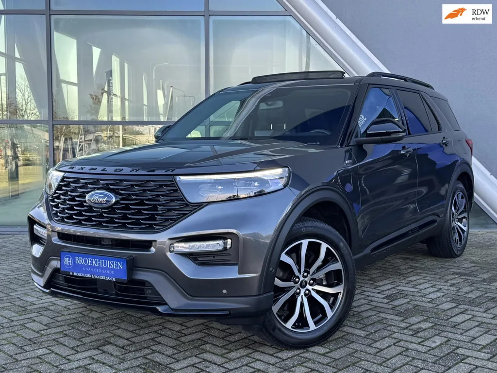 Ford Explorer (2021) — foto 1
